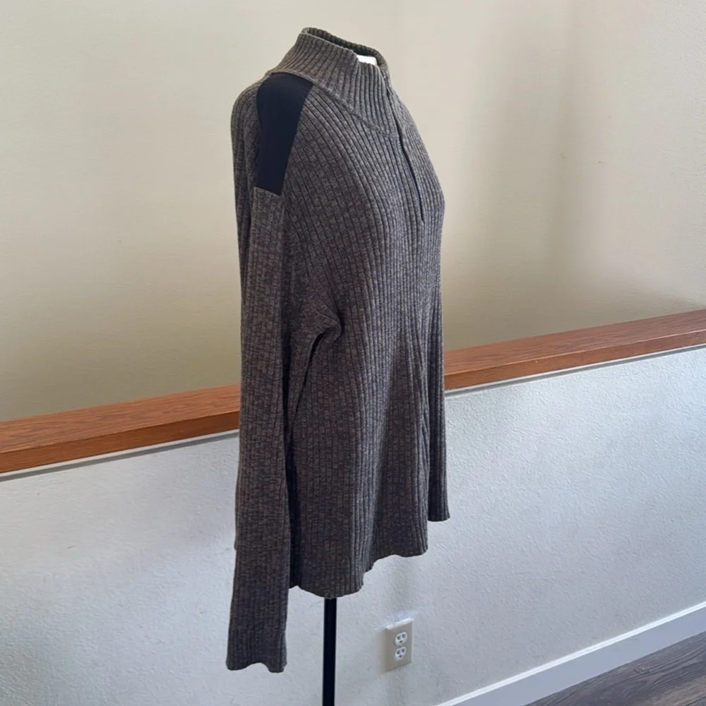 Calvin Klein Jeans stylish brown